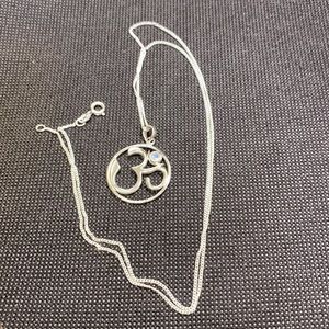 COPY - Sterling silver, moonstone necklace